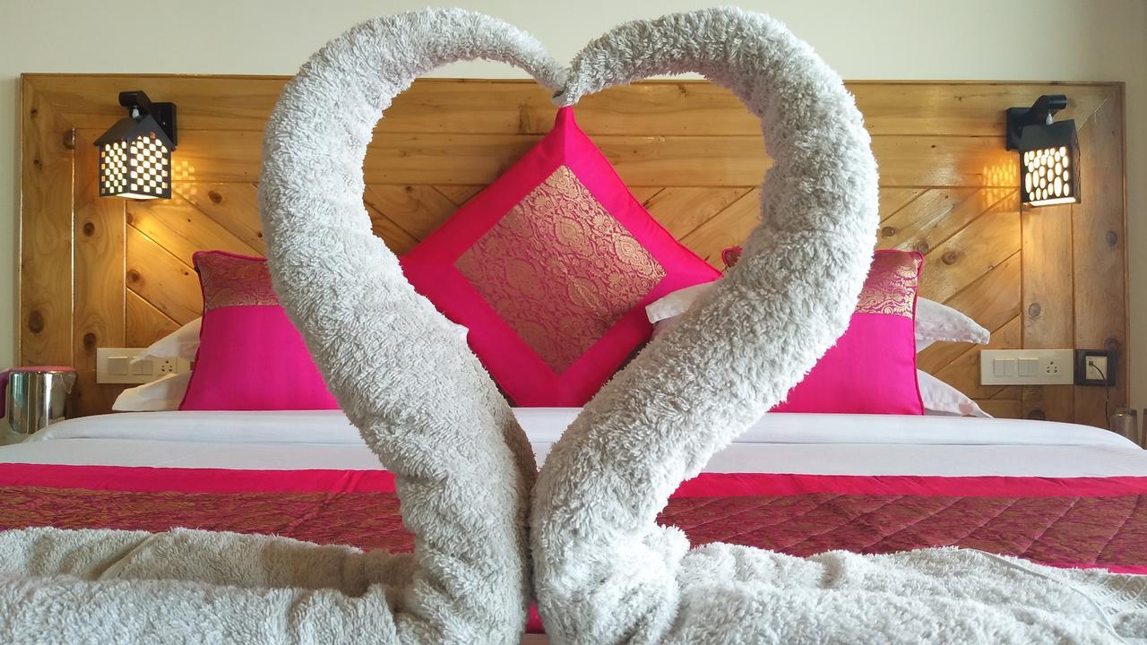 Hotel Kayanat ダルハウジ エクステリア 写真